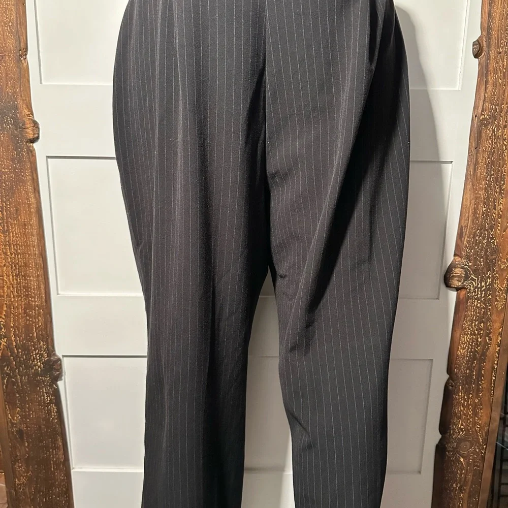 JM Collection Women's Pinstriped Slacks - Size 16 - Picture 10 of 10
